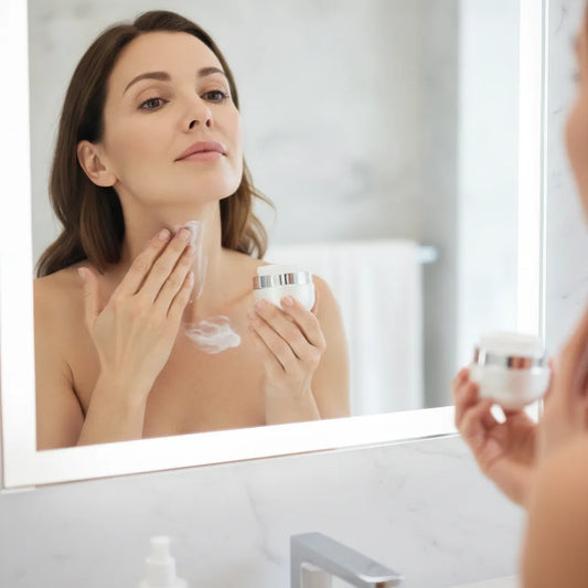 Cou et décolleté, un anti-âge en soin ciblé – Guide 2026